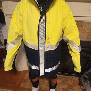 Mens National Safety Apparel FR HI VIS Rain Work Coat.. Size M, Flame Resistant